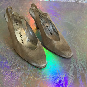 Rene Mancini gold shoes. 2" heel. Size 37